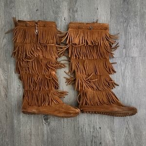 Minnetonka 5 tier Moccasin Boots